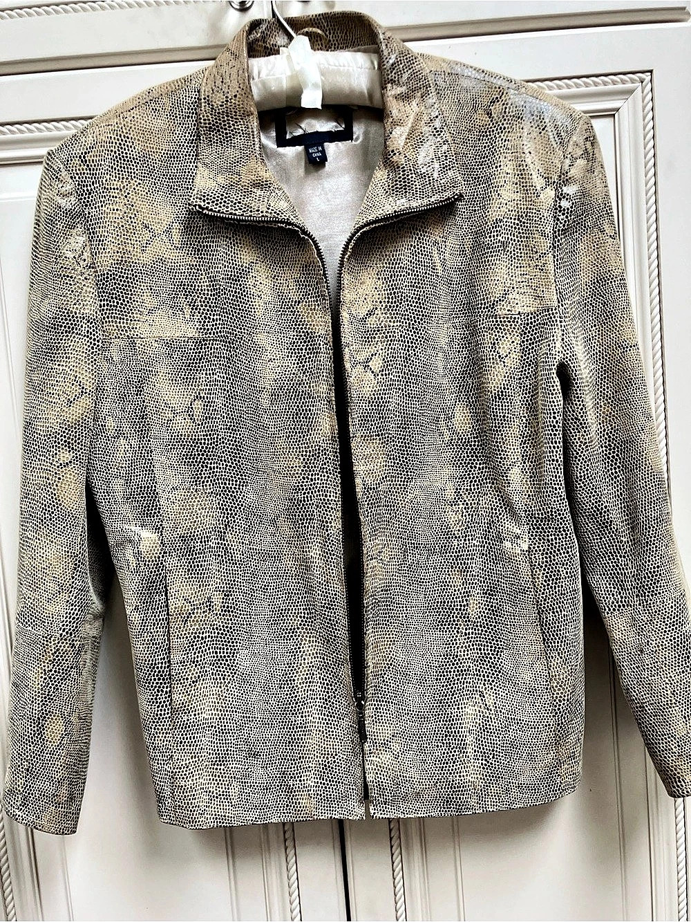 Women’s Genuine Leather Snakeskin Print Zip Jacket – Size Large Animal Print